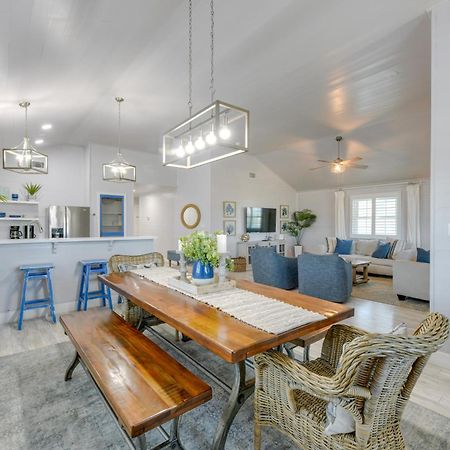Trendy Port Aransas Home With Private Pool And Deck! Экстерьер фото