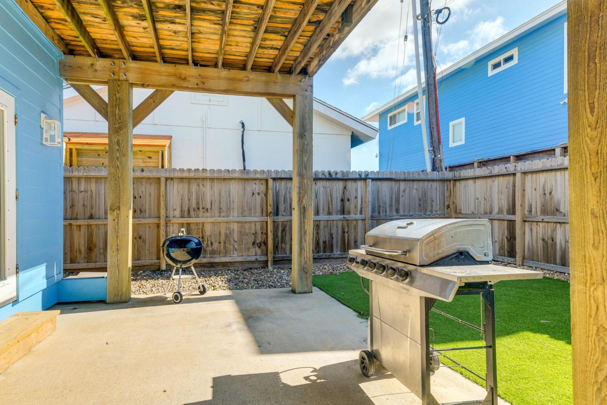 Trendy Port Aransas Home With Private Pool And Deck! Экстерьер фото