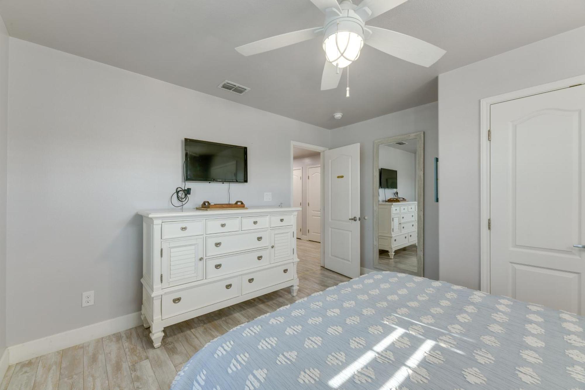 Trendy Port Aransas Home With Private Pool And Deck! Экстерьер фото