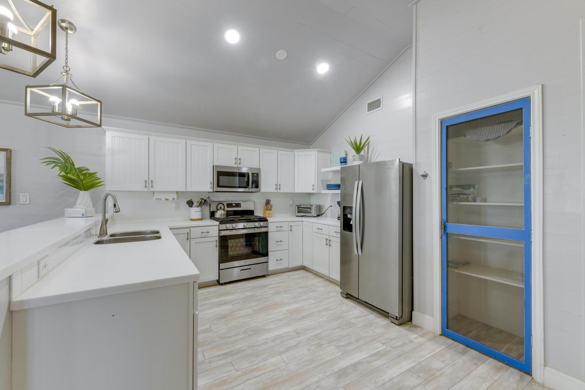 Trendy Port Aransas Home With Private Pool And Deck! Экстерьер фото