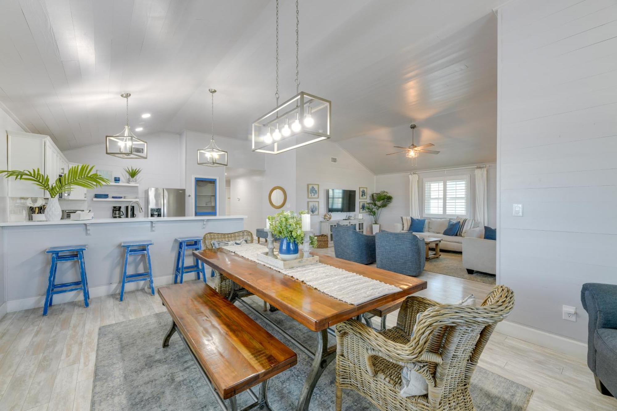 Trendy Port Aransas Home With Private Pool And Deck! Экстерьер фото
