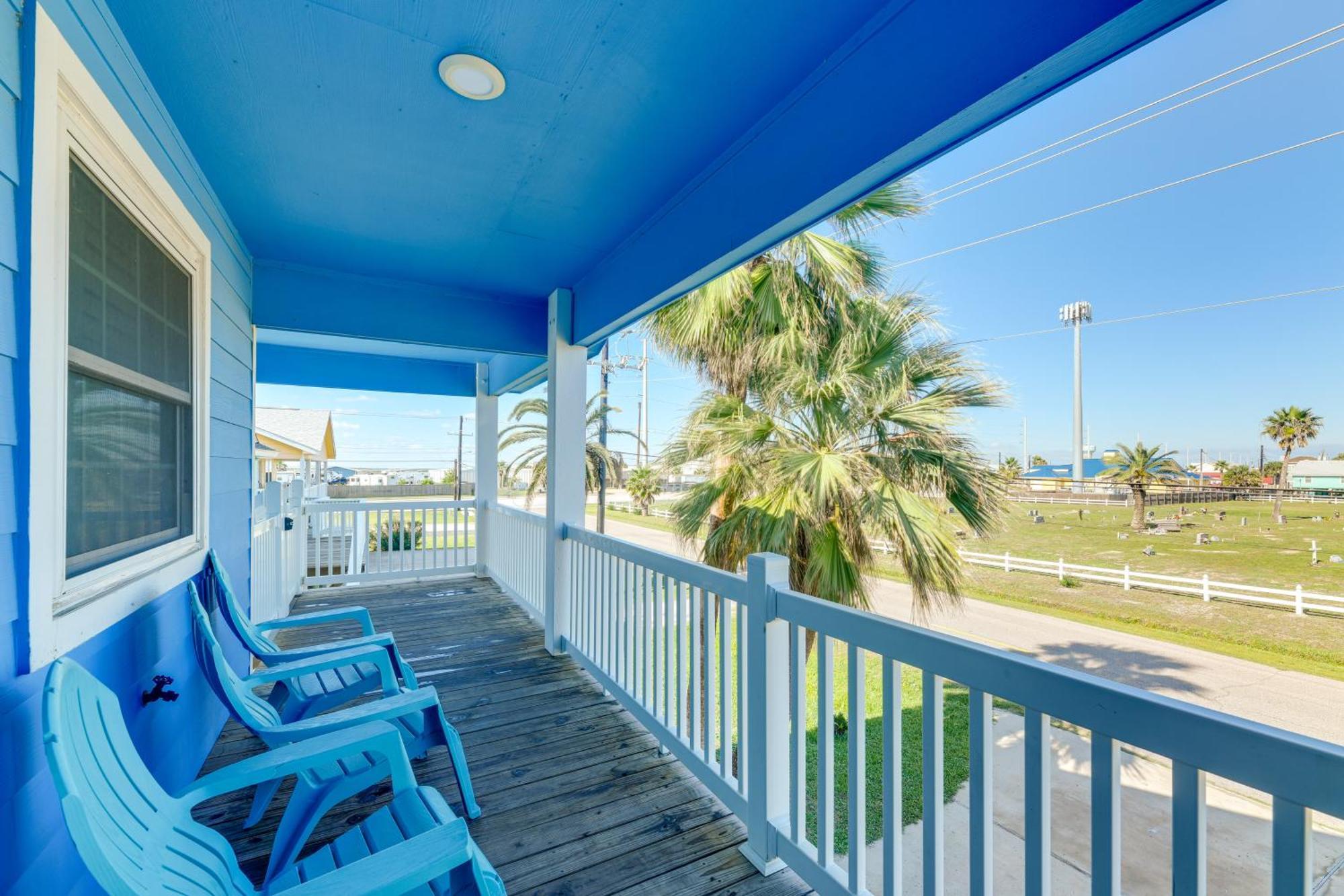 Trendy Port Aransas Home With Private Pool And Deck! Экстерьер фото